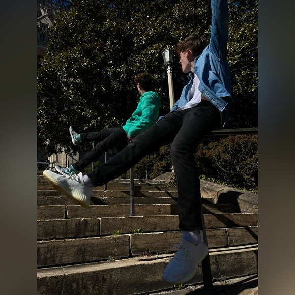 Meet your Posher, Nico - Picture 2 of 7